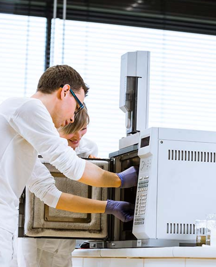 China's Ceramic Injection Molding Factory Drives Life Sciences Analyzer
